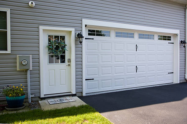 24/7 Emergency Garage Door Panel Replacement experts in Highland Park, TX